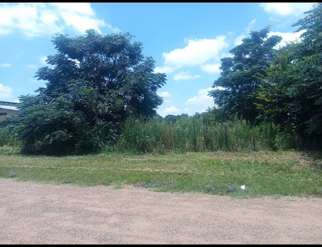 1,044M² VACANT LAND FOR SALE IN KOOKRUS